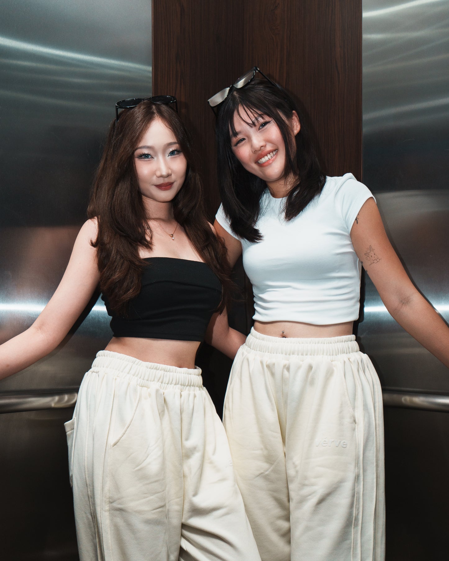 PLEATED SWEATPANTS — CREAM EDITION