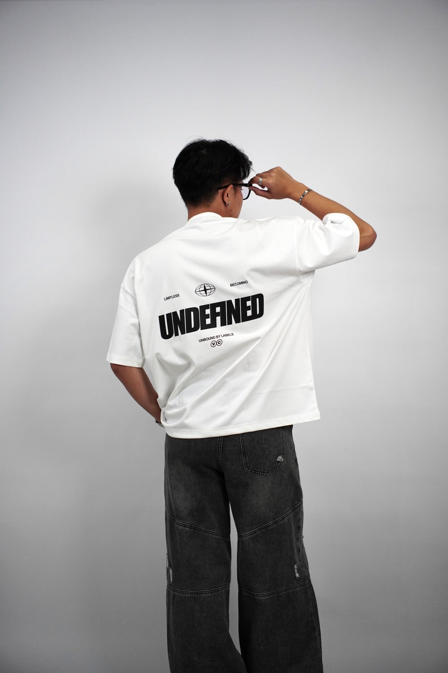(NEW RELEASE) UNDEFINED LUNAR WHITE TEE